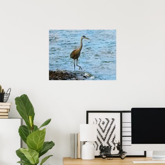 Grote Blauwe Reiger Staand in het Water Poster (Thuiskantoor)