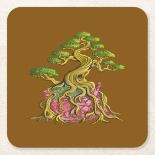 Grote bonsai in zijn gebroken vaas vierkante kartonnen onderzetter