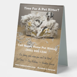 Grote Deen op gekauwde Sofa Pet Sitting Flyer 6x8