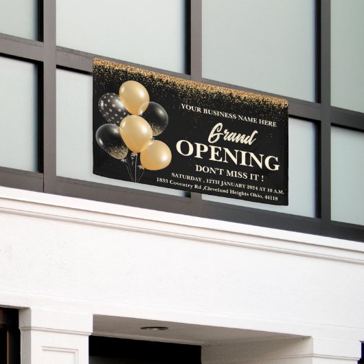 Grote opening voor zwarte en gouden ballonnen spandoek (Buitenkant Gebouw)