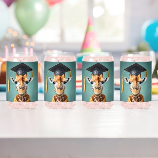 Grote Prestaties: Een Giraffe's Afstudeerdag, Blikvorm Glas (Insitu (Verjaardag))