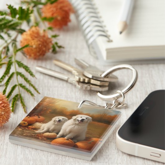Grote Pyreneeën Puppy Herfst Delight Pompoen Sleutelhanger (Voorkant Rechts)