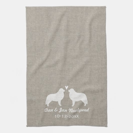 Grote Pyreneeën Silhouettes met hart Theedoek (Verticaal)