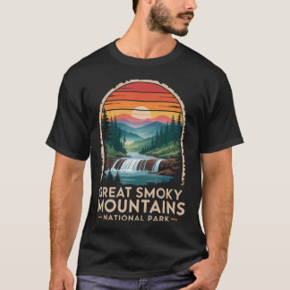 Grote Rookbergen Retro Zonsondergang Waterval T-shirt