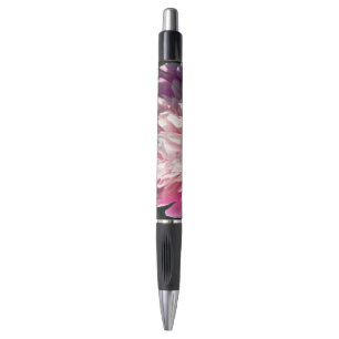 Grote roze pony's in de lente pen
