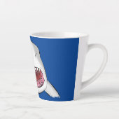 Grote witte haai gemiddelde cartoon illustratie latte mok (Rechts)
