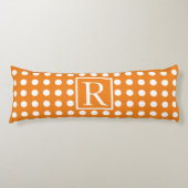 Grote Witte Polka Dots Oranje Monogram Initialen S Lichaamskussen (Voorkant)