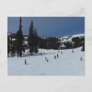 Grote witte skiscène briefkaart