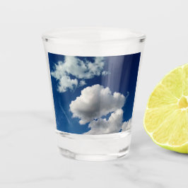 Grote zachte wolken shot glas