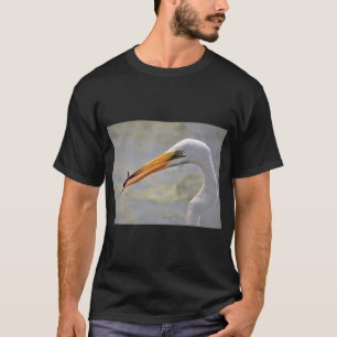 Grote Zilverreiger die een kleine vis vangt T-shirt