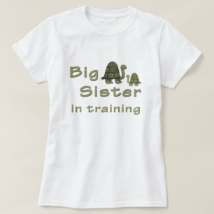 Grote zus in het trainen van schildpadden t-shirt