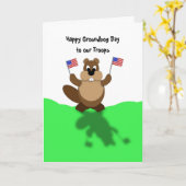 Groundhog Arms Up Flag-to-Troops, Happy Ground... Kaart (Gele Bloem)