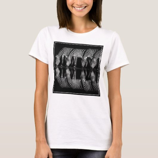 Group of Plains Zebra Drink Together at Night T-shirt (Voorkant)