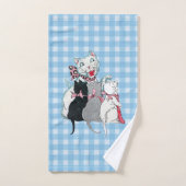Groupe de chatons avec chat mère vaches roses plai (Serviette à main)