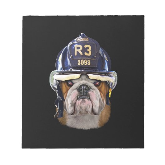 Grumpy English Bulldog Wearing Firefighter Helmet Notitieblok (Voorkant)