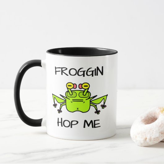 Grumpy Frog Weird Cartoon Creature Mok (Met donut)