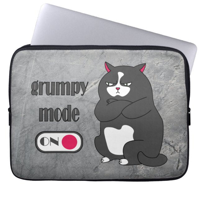 Grumpy mode op een rare vetkat laptop sleeve (Voorkant)