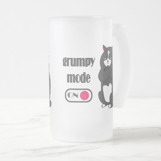 Grumpy mode op een rare vetkat matglas bierpul (Voorkant rechts)