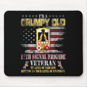 Grumpy Old 11th Signal Brigade Veteraan Amerikaans Muismat