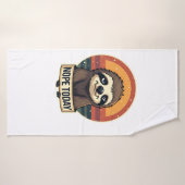 Grumpy Sloth Vintage Funny Retro Shirt Design (Serviette de bain)