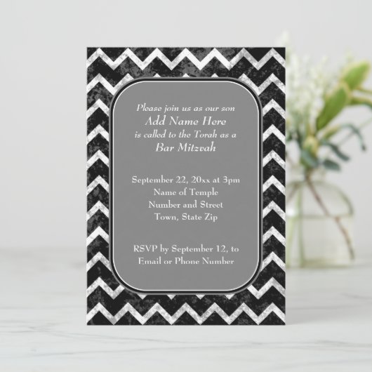 Grunge Pattern Black and White Chevron Bar Mitzvah Kaart (Staand voorkant)