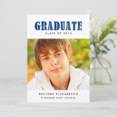 Grunge Text Graduation Party Invitation / Marine (Debout devant)