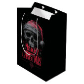 Grungy Gothic Skull Wearing a Distressed Santa Hat Medium Cadeauzakje (Achterkant Gekanteld)