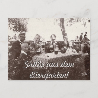 Grüße aus dem Biergarten Schwarzweißfoto Familie Briefkaart