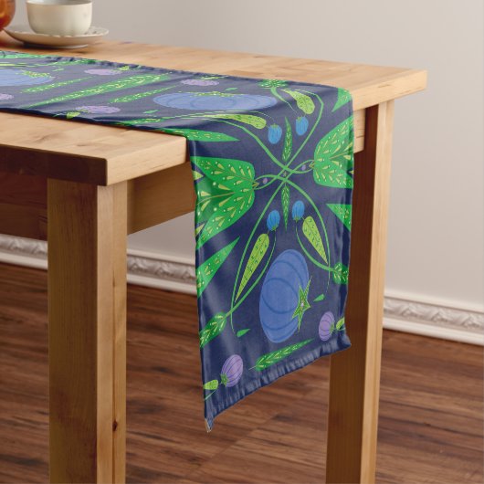 Guardian of the Blueberries Table Runner (3 Sizes) Lange Tafelloper (Voorbeeld)