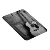 Guitaar tegen deur in zwart-wit magneet (Rechterzijde)