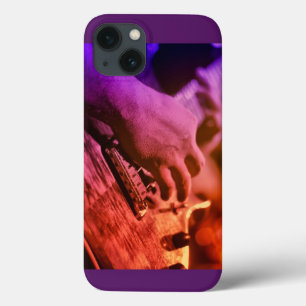 Guitar Strumming Paars iPhone 13 Hoesje