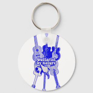 Guitarist per natuur. blauwe gitaar sleutelhanger