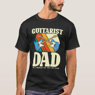 Guitarist vader als een gewone vader... alleen maa t-shirt