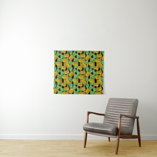 Gulden anananassen op strepen wandkleed (In Situ (horizontaal))