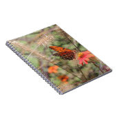 Gulf Fritillary on Zinnia Notitieboek (Rechterzijde)