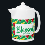 GUYANA DRAPEAU Béni Christian Customisé MOYEN<br><div class="desc">Célébrez votre foi et votre héritage guyanais lorsque vous profiterez ensuite de la préparation de votre boisson chaude dans cette théière design, qui montre le drapeau d'ARROSÉE D'OR de GUYANA dans un motif carrelé en diagonale, avec référence Écriture Ephésiens 1:3 (Béni de chaque bénédiction spirituelle). Cela ferait un cadeau idéal...</div>