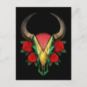 Guyana Vlag Bull Skull met rode rozen Briefkaart (Voorkant)