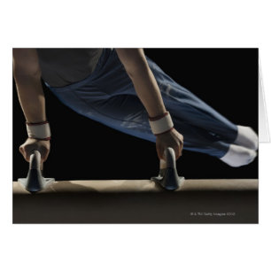 Gymnaste balançant sur cheval pommel