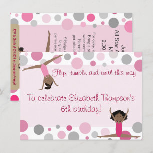 Gymnastiek maakt donkere haarmeisjes in roze en gr kaart