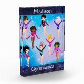 Gymnastiekvrienden: deze gymnast ziet er uit als o fotoblokken (Links)