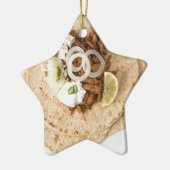 Gyros pita met tzatziki coleslaw olives en feta keramisch ornament (Links)