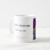 H est pour la tasse pourpre d'art d'alphabet (Devant gauche)