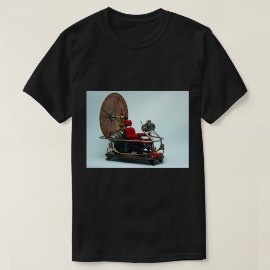 H.G. Wells' Time Machine uit zijn boek T-shirt (Design voorkant)