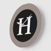 H: Monogram H Grote Matige Wandklok Grote Klok (Hoek)