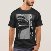 H.R. Giger Museumbeeld. Gruyères, Schweiz T-shirt (Voorkant)