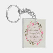 Haar kinderen staan op en noemen haar ontdaan sleutelhanger (Voorkant Links)