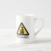 Hacker op het werk porselein kop (Rechts)