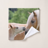 Haflinger Cute Horses Foal and Mama Cuddling Kiss. Bad Handdoek (Wasdoekje)