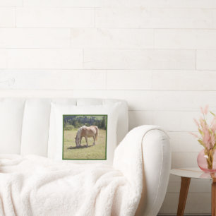 Haflinger Palomino Pony in zomerweide Foto Kussen