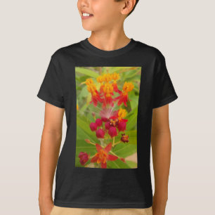 Hakuna Matata heerlijke groene rode gele bloemen. T-shirt